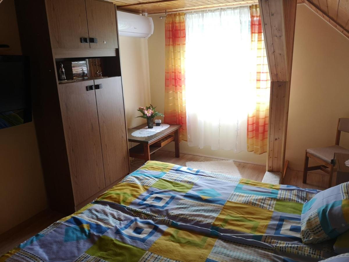Szabo Vendeghaz Hotell Siklós Exteriör bild